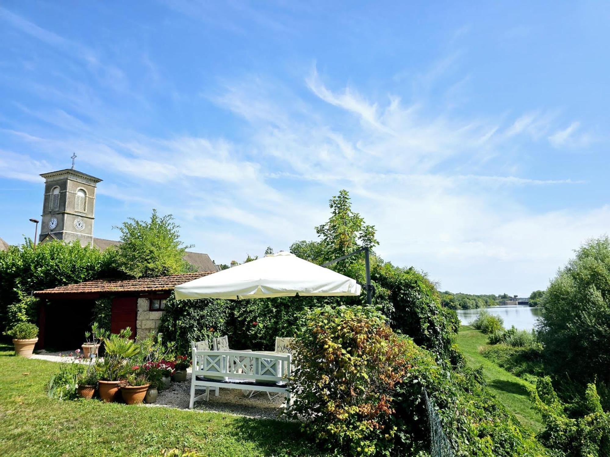 Jan'S Place In Burgundy Ecuelles  Exterior photo